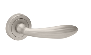 Klamka Tupai 1917 nikiel perła