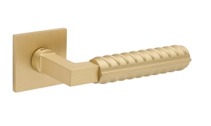 Klamka Tupai 4210 5SQ mosiądz satyna mat